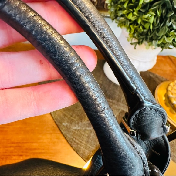 MICHAEL KORS CAMILLE LARGE BLACK PEBBLED LEATHER HOBO LOCK HANDBAG GREAT PURSE - Picture 9 of 12